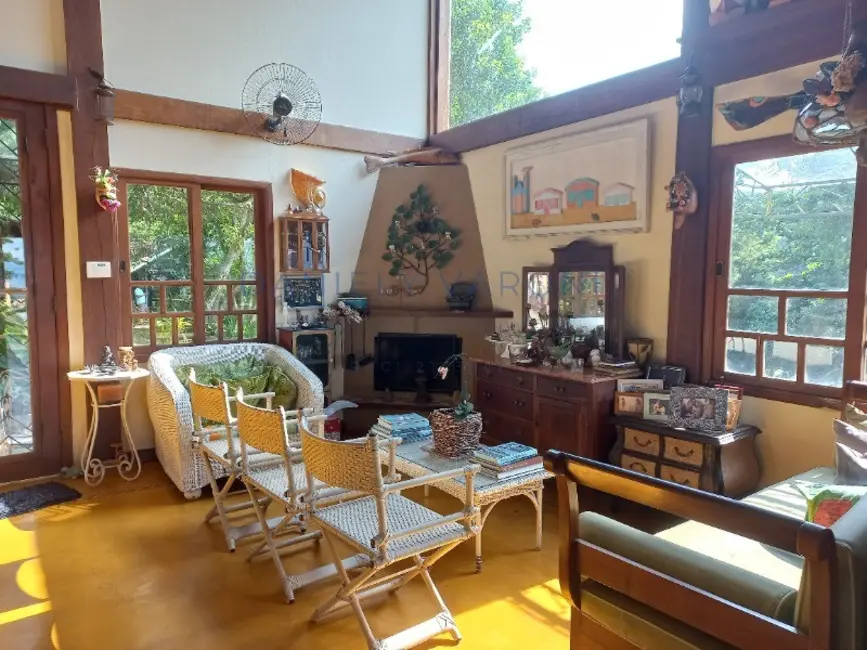 Foto 5 de Casa com 3 quartos à venda, 220m2 em Barra Velha, Ilhabela - SP