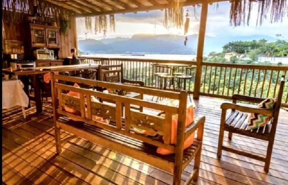 Foto 4 de Casa com 4 quartos à venda, 278m2 em Ilhabela - SP