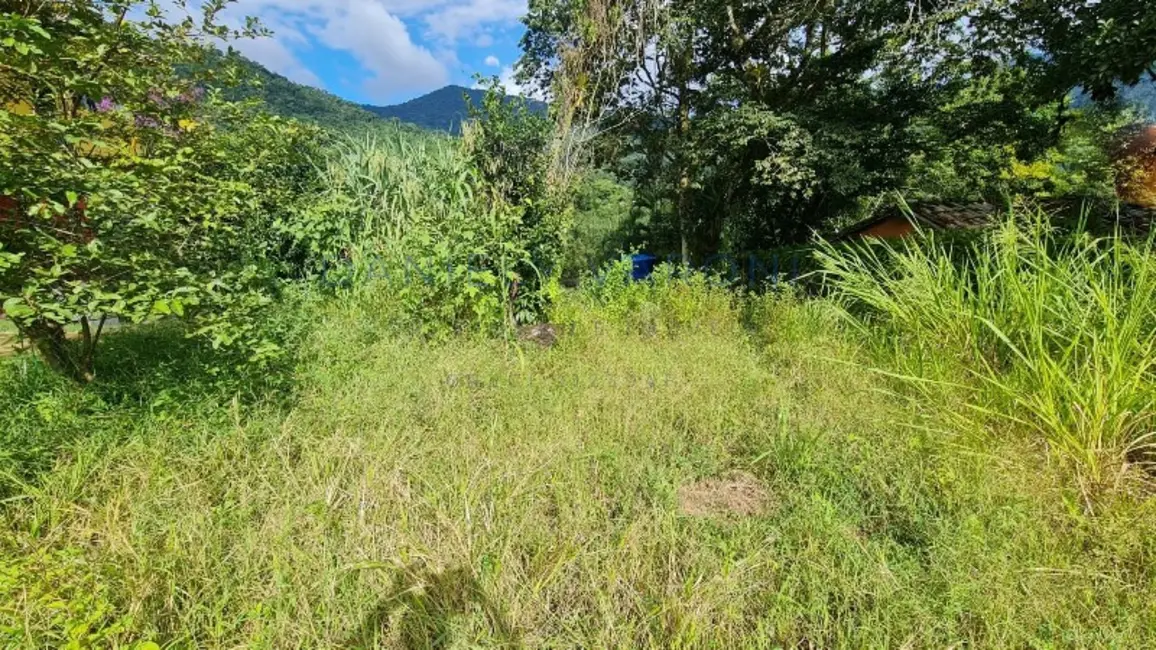 Foto 1 de Terreno / Lote à venda, 600m2 em Ilhabela - SP