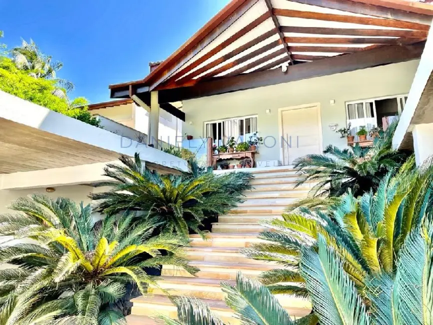Casa com 4 quartos à venda, 347m2 em Ilhabela - SP - imagem 1 Foto 1 de Casa com 4 quartos à venda, 347m2 em Ilhabela - SP