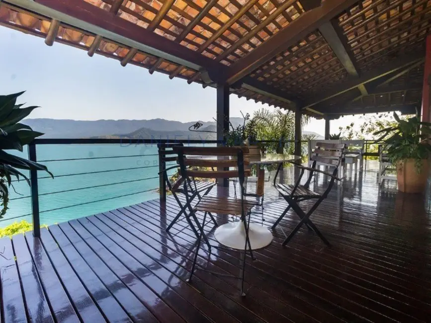 Foto 6 de Casa com 6 quartos à venda, 458m2 em Ilhabela - SP