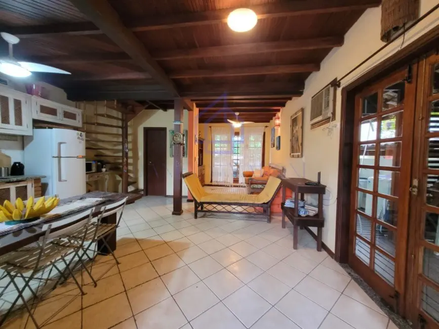 Foto 3 de Casa de Condomínio com 2 quartos à venda, 110m2 em Ilhabela - SP