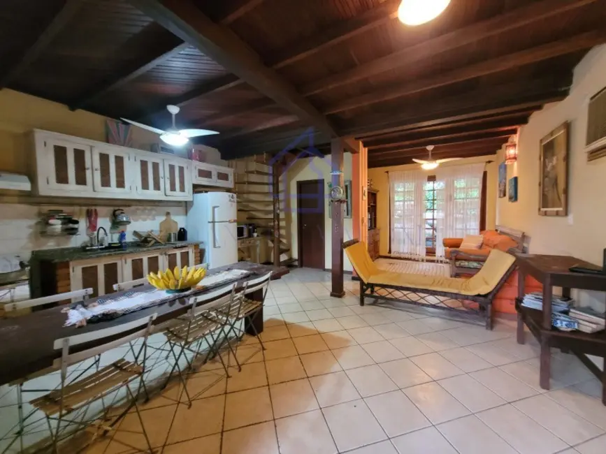 Foto 2 de Casa de Condomínio com 2 quartos à venda, 110m2 em Ilhabela - SP