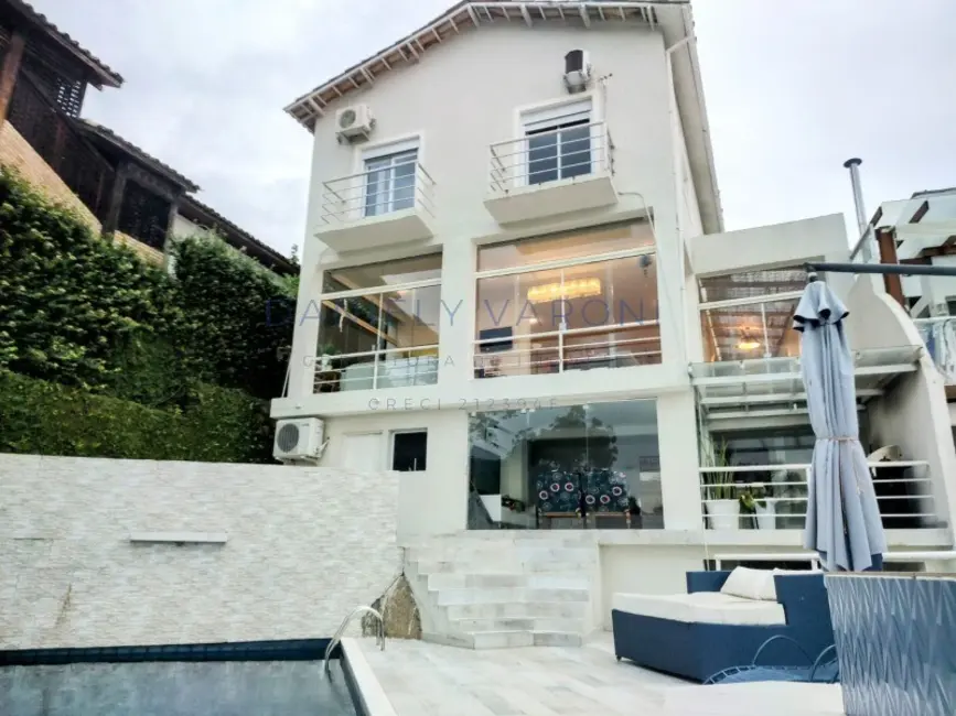 Foto 1 de Casa com 5 quartos à venda, 230m2 em Ilhabela - SP