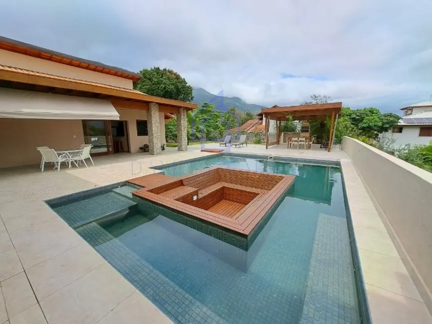 Foto 1 de Casa com 4 quartos à venda, 330m2 em Ilhabela - SP