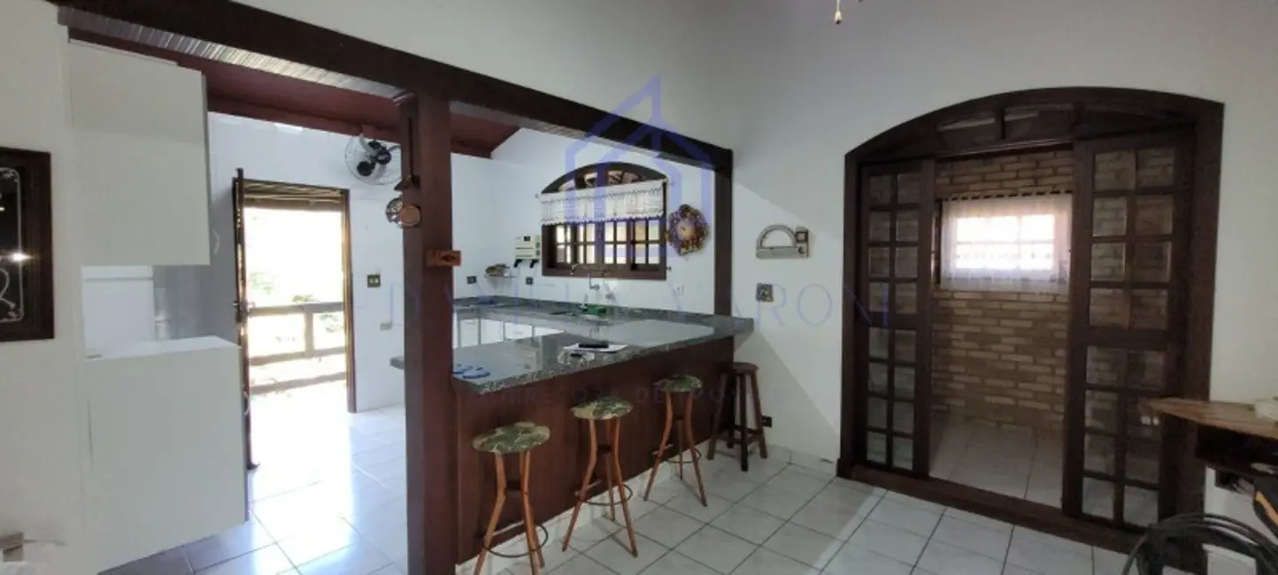 Foto 1 de Casa com 3 quartos à venda, 102m2 em Ilhabela - SP