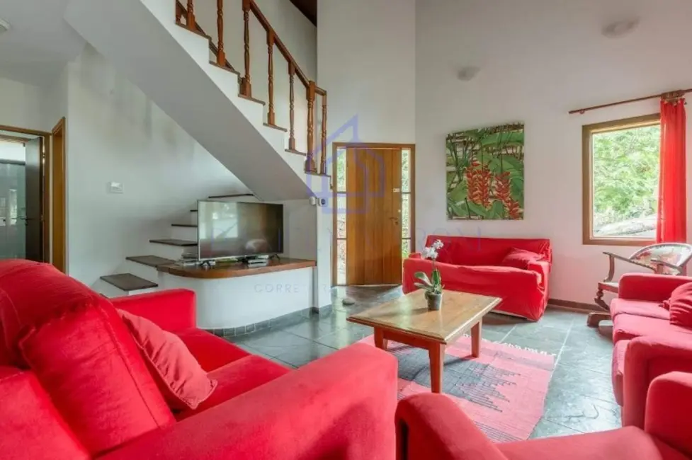Foto 1 de Casa com 6 quartos para alugar, 240m2 em Ilhabela - SP