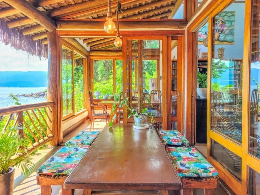 Foto 9 de Casa de Condomínio com 4 quartos à venda, 247m2 em Ilhabela - SP