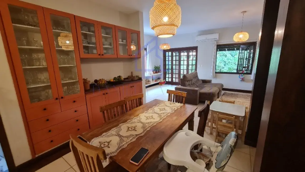 Foto 6 de Casa de Condomínio com 3 quartos à venda, 158m2 em Ilhabela - SP