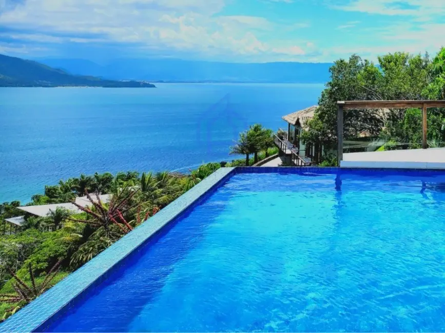 Foto 1 de Casa de Condomínio com 8 quartos à venda, 910m2 em Ilhabela - SP