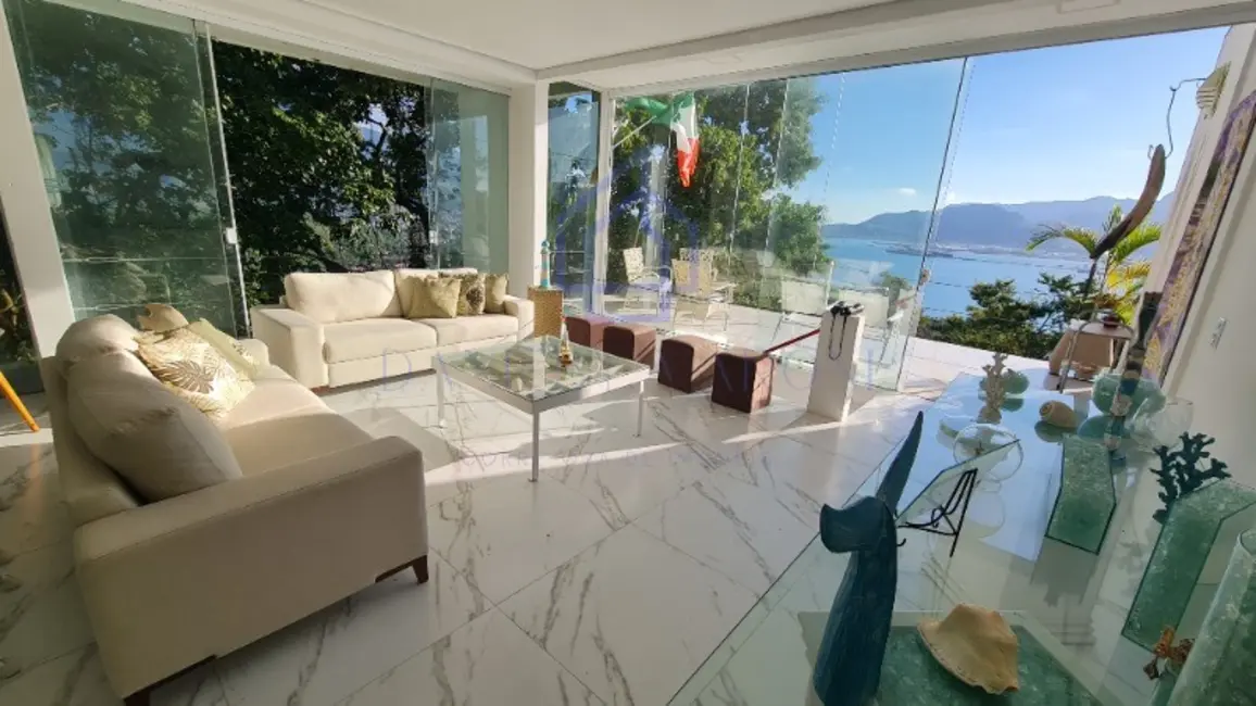 Foto 1 de Casa com 4 quartos à venda, 200m2 em Ilhabela - SP