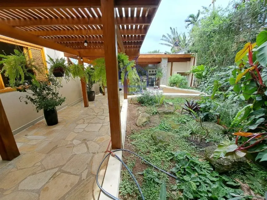 Foto 9 de Casa com 4 quartos à venda, 330m2 em Ilhabela - SP