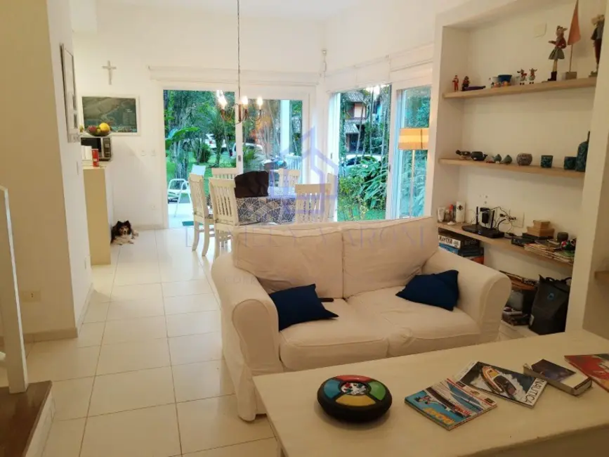 Foto 2 de Casa de Condomínio com 4 quartos à venda, 230m2 em Ilhabela - SP