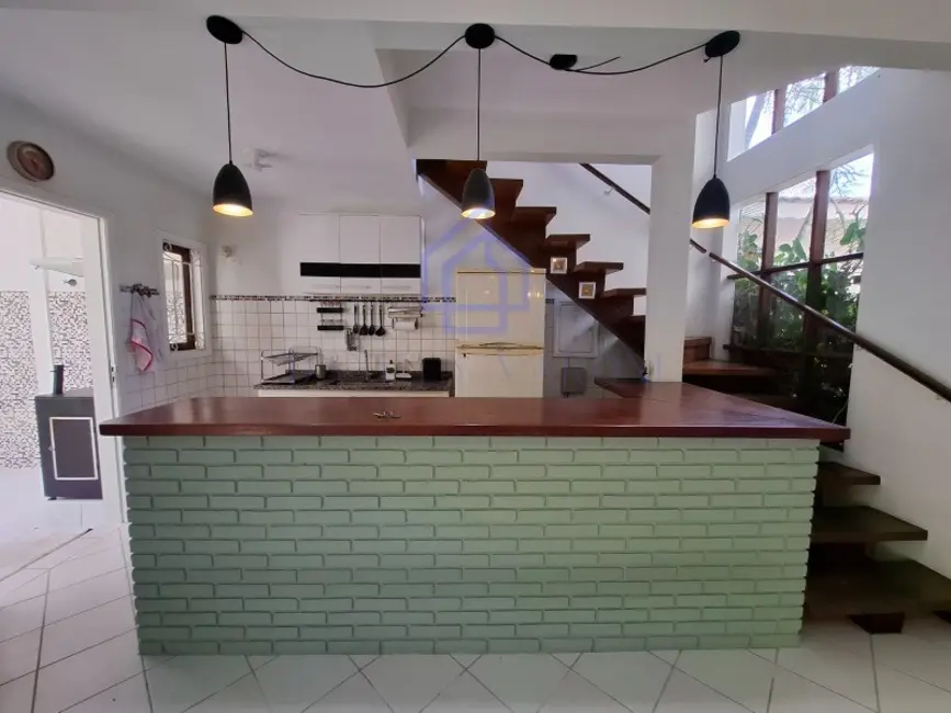 Foto 1 de Casa com 3 quartos à venda, 240m2 em Ilhabela - SP