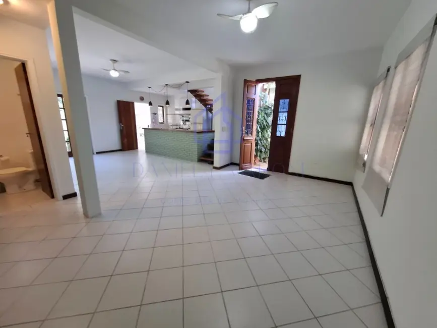 Foto 2 de Casa com 3 quartos à venda, 240m2 em Ilhabela - SP