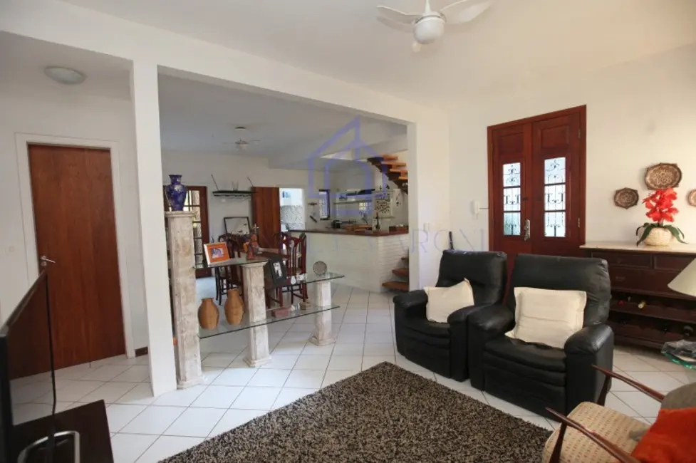 Foto 1 de Casa com 3 quartos à venda, 240m2 em Ilhabela - SP