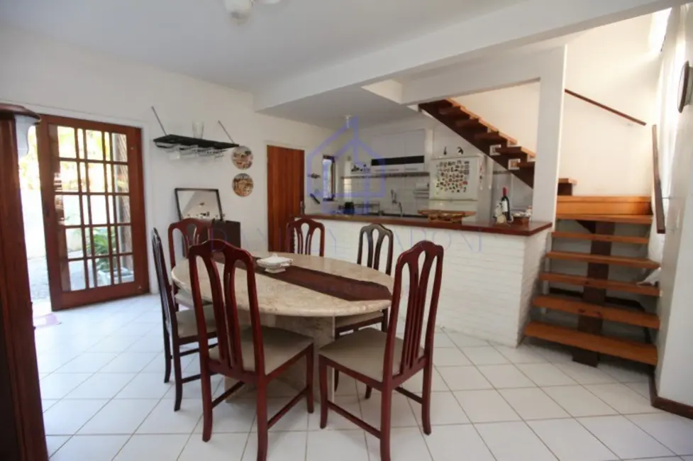 Foto 5 de Casa com 3 quartos à venda, 240m2 em Ilhabela - SP