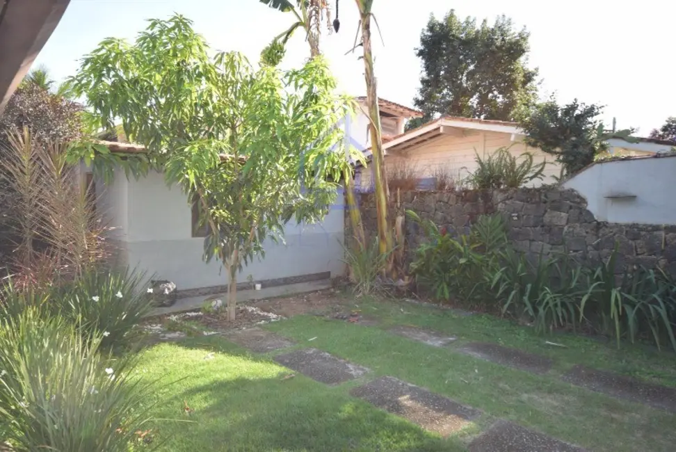 Foto 2 de Casa com 5 quartos à venda e para alugar, 230m2 em Ilhabela - SP
