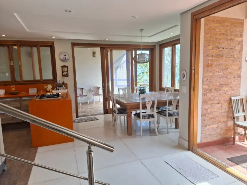 Foto 9 de Casa de Condomínio com 2 quartos à venda, 153m2 em Ilhabela - SP
