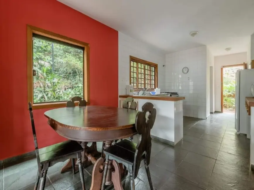 Foto 5 de Casa com 4 quartos para alugar, 240m2 em Ilhabela - SP