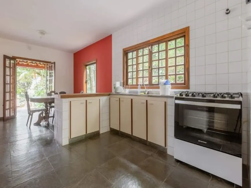 Foto 3 de Casa com 4 quartos para alugar, 240m2 em Ilhabela - SP