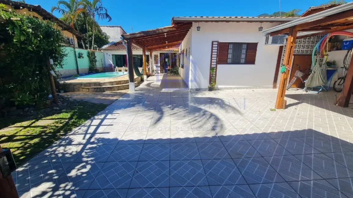 Foto 3 de Casa com 4 quartos à venda, 197m2 em Ilhabela - SP