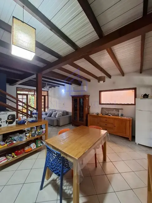 Foto 8 de Casa de Condomínio com 3 quartos à venda, 120m2 em Ilhabela - SP