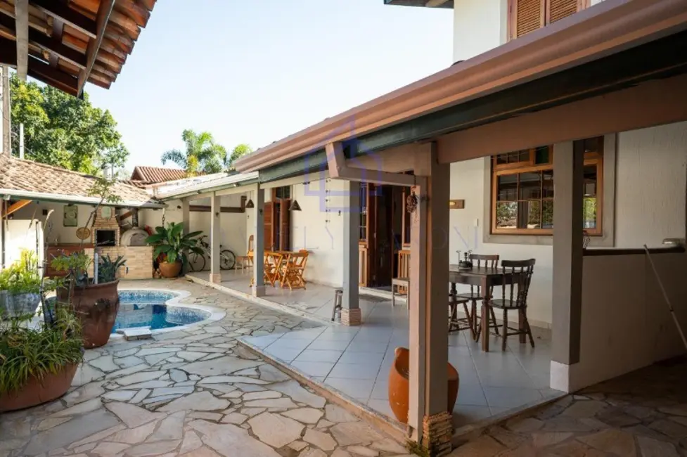 Casa com 4 quartos à venda, 154m2 em Ilhabela - SP - imagem 3 Foto 3 de Casa com 4 quartos à venda, 154m2 em Ilhabela - SP