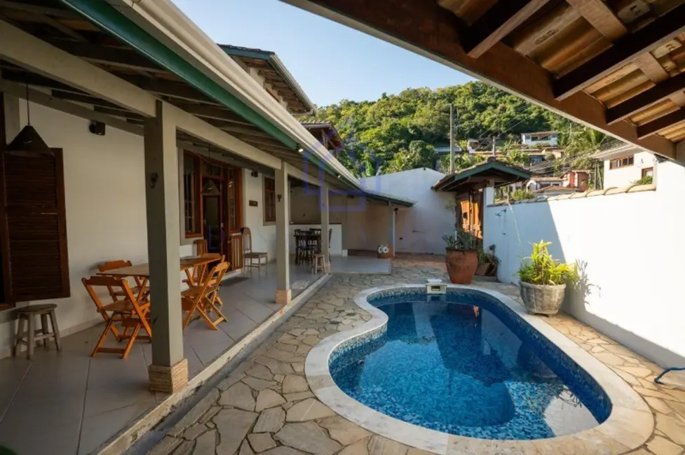 Casa com 4 quartos à venda, 154m2 em Ilhabela - SP - imagem 2 Foto 2 de Casa com 4 quartos à venda, 154m2 em Ilhabela - SP