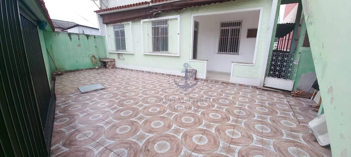 Casa com 2 quartos à venda, 90m2 em Jardim Carioca, Rio De Janeiro - RJ - imagem 4 Foto 4 de Casa com 2 quartos à venda, 90m2 em Jardim Carioca, Rio De Janeiro - RJ