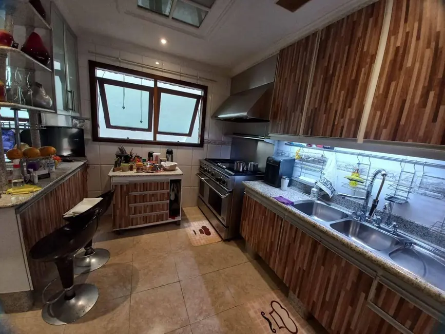 Casa com 4 quartos à venda, 583m2 em Jardim Guanabara, Rio De Janeiro - RJ - imagem 2 Foto 2 de Casa com 4 quartos à venda, 583m2 em Jardim Guanabara, Rio De Janeiro - RJ