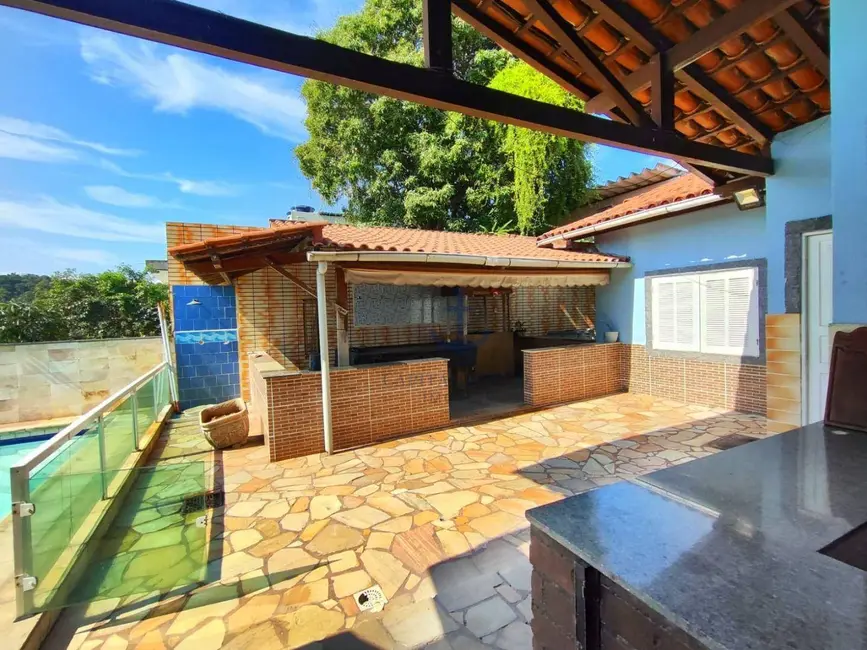 Casa com 3 quartos à venda, 350m2 em Freguesia (Ilha do Governador), Rio De Janeiro - RJ - imagem 8 Foto 8 de Casa com 3 quartos à venda, 350m2 em Freguesia (Ilha do Governador), Rio De Janeiro - RJ