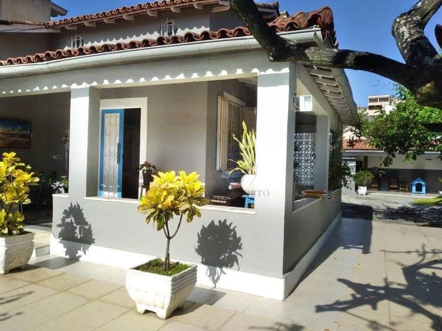 Foto 2 de Casa com 4 quartos à venda, 197m2 em Bancários, Rio De Janeiro - RJ