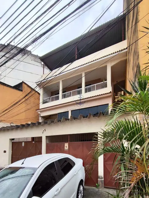 Foto 1 de Casa com 4 quartos à venda, 235m2 em Jardim Vinte e Cinco de Agosto, Duque De Caxias - RJ
