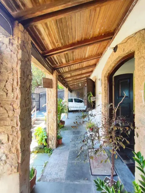 Foto 2 de Casa com 5 quartos à venda, 660m2 em Bancários, Rio De Janeiro - RJ