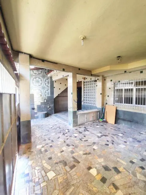 Casa com 6 quartos à venda, 117m2 em Cabral, Nilopolis - RJ - imagem 4 Foto 4 de Casa com 6 quartos à venda, 117m2 em Cabral, Nilopolis - RJ