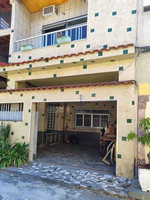 Casa com 6 quartos à venda, 117m2 em Cabral, Nilopolis - RJ - imagem 2 Foto 2 de Casa com 6 quartos à venda, 117m2 em Cabral, Nilopolis - RJ