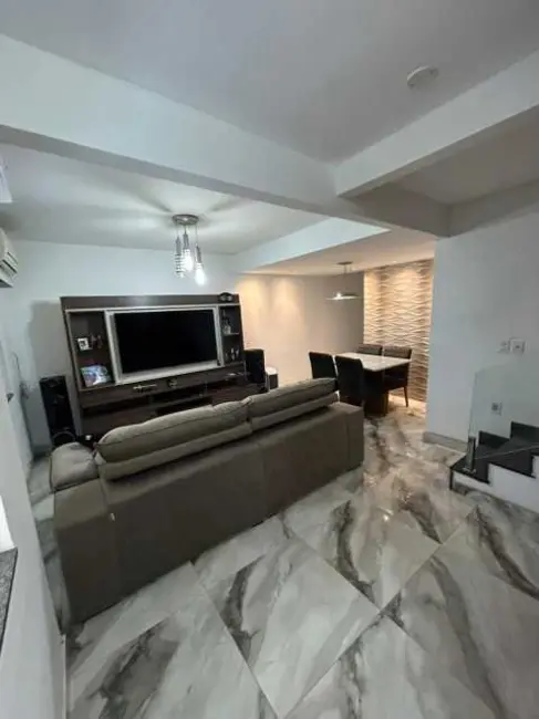 Casa de Condomínio com 3 quartos à venda, 100m2 em Rio De Janeiro - RJ - imagem 3 Foto 3 de Casa de Condomínio com 3 quartos à venda, 100m2 em Rio De Janeiro - RJ