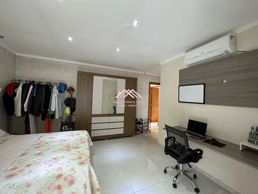 Foto 9 de Casa com 3 quartos à venda e para alugar, 950m2 em Taipas De Pedras (Mailasqui), Sao Roque - SP