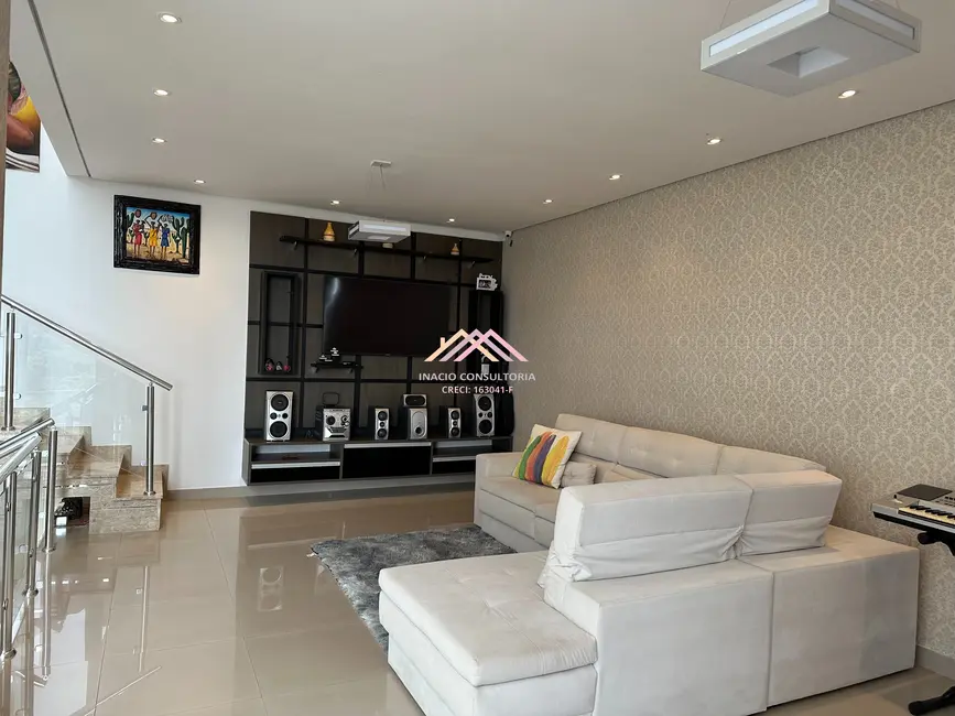 Foto 5 de Casa com 3 quartos à venda e para alugar, 950m2 em Taipas De Pedras (Mailasqui), Sao Roque - SP