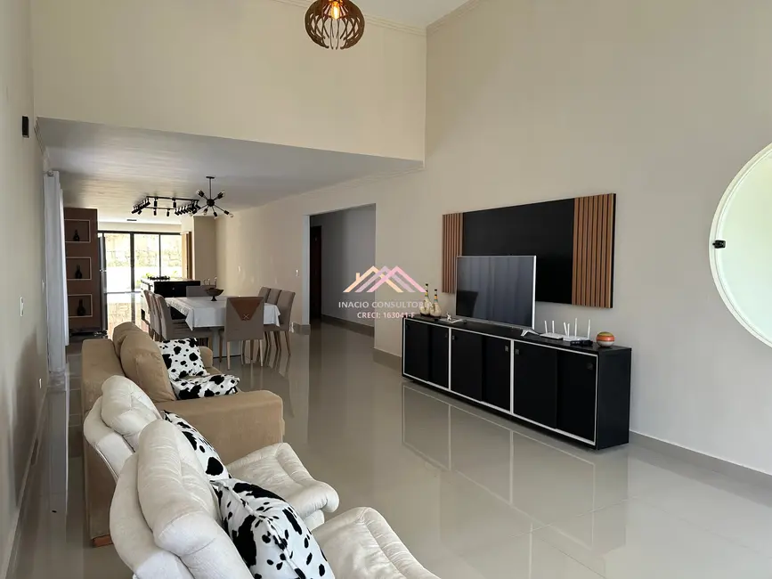 Foto 3 de Casa de Condomínio com 3 quartos à venda e para alugar, 226m2 em Taipas De Pedras (Mailasqui), Sao Roque - SP