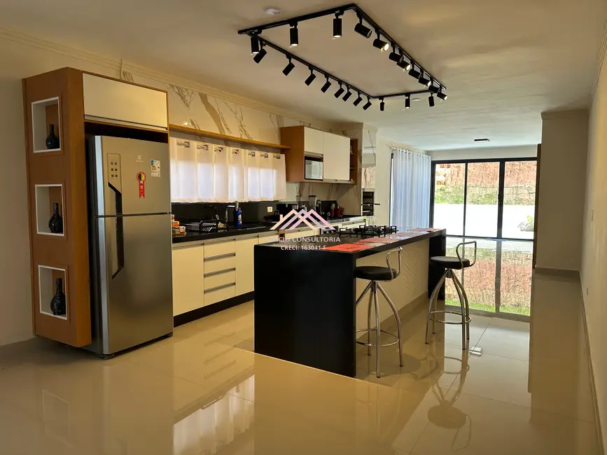 Foto 4 de Casa de Condomínio com 3 quartos à venda e para alugar, 226m2 em Taipas De Pedras (Mailasqui), Sao Roque - SP