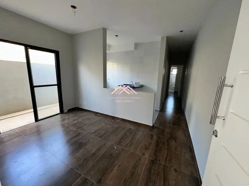 Foto 2 de Apartamento com 2 quartos para alugar, 55m2 em Jardim Guaçu, Sao Roque - SP