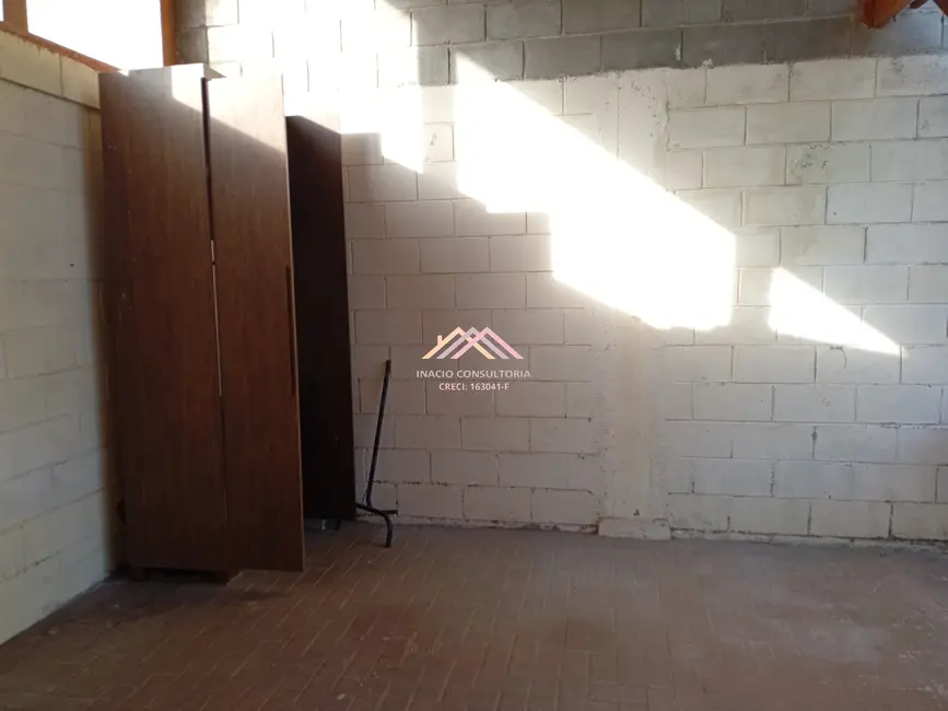 Foto 9 de Casa de Condomínio com 2 quartos à venda, 80m2 em Marmeleiro, Sao Roque - SP