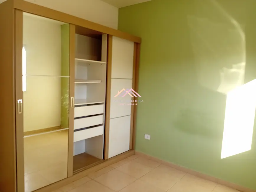 Foto 8 de Casa de Condomínio com 2 quartos à venda, 80m2 em Marmeleiro, Sao Roque - SP