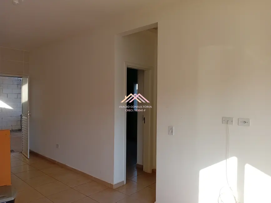 Foto 5 de Casa de Condomínio com 2 quartos à venda, 80m2 em Marmeleiro, Sao Roque - SP