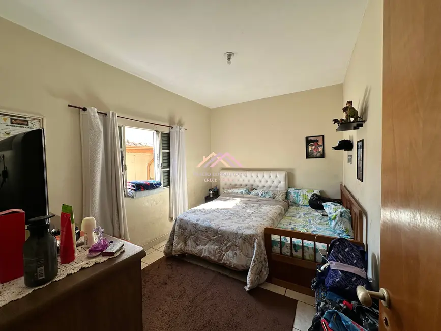 Foto 7 de Casa com 2 quartos à venda, 130m2 em Jardim Carambeí, Sao Roque - SP