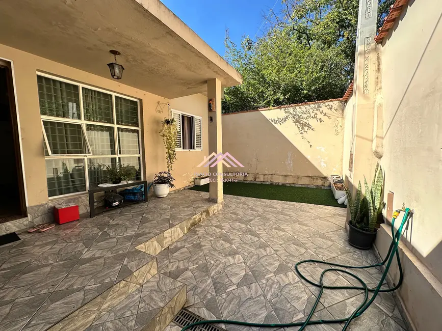 Foto 2 de Casa com 2 quartos à venda, 130m2 em Jardim Carambeí, Sao Roque - SP