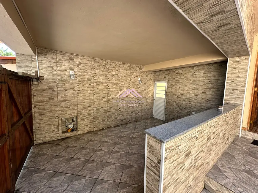 Foto 3 de Casa com 2 quartos à venda, 130m2 em Jardim Carambeí, Sao Roque - SP