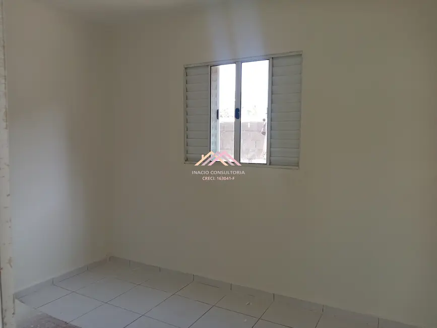 Foto 5 de Apartamento com 2 quartos para alugar, 46m2 em Jardim Carambeí, Sao Roque - SP